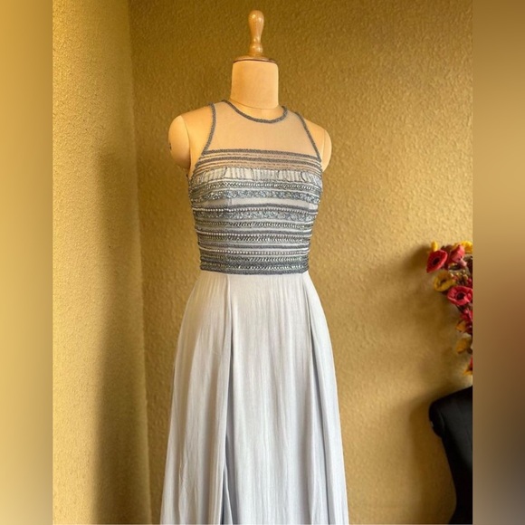 Gown - Picture 7 of 7